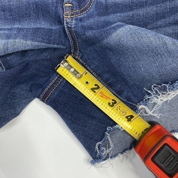 American Eagle 360 Super Stretch Shortie Dark Wash Raw Hem Shorts Size 2 - Picture 8 of 8